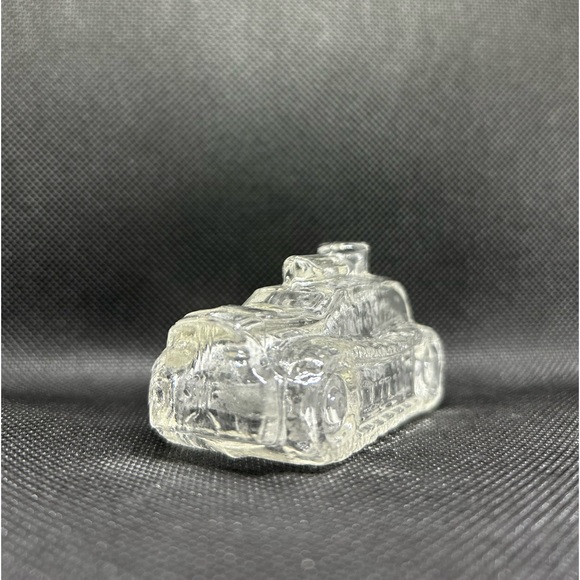 1942 VINTAGE VICTORY GLASS U.S. MILITARY TANK CANDY CONTAINER - Picture 3 of 4